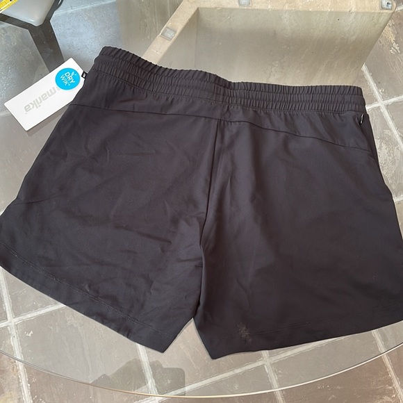 Marika shorts, M, polyester, spandex, black dry wik - Picture 10 of 13